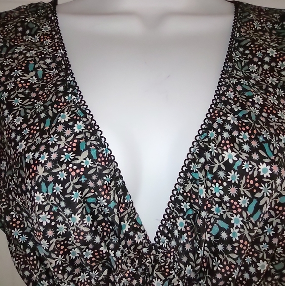 Anna Be Floral Print V Neck Women's Dress. Size M - Picture 4 of 9